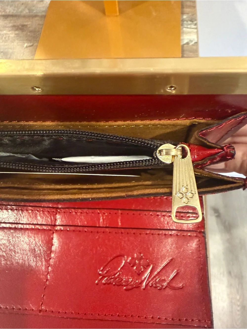 Patricia Nash Tooled Leather Rose Kiss Lock Wallet Clutch Red Floral Wallet